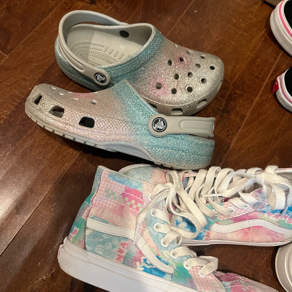6 pairs of little girls shoes size 2 & 2.5